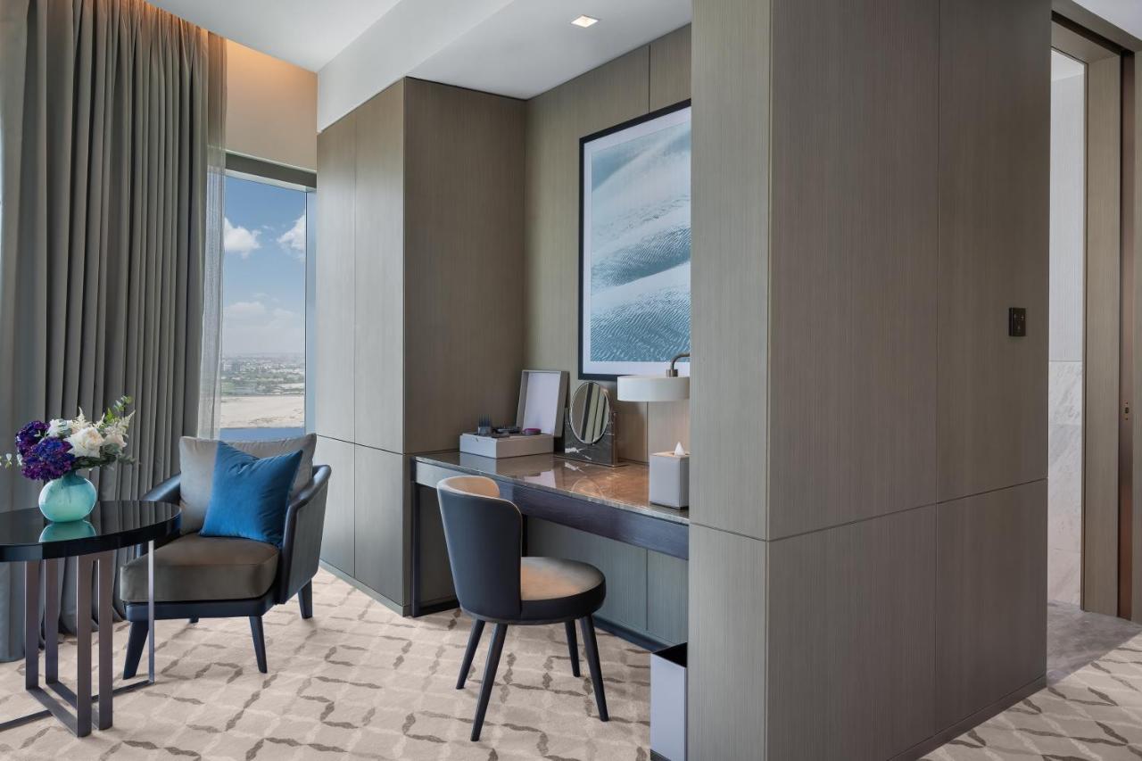 Address Creek Harbour Hotel Dubai Luaran gambar A work desk in a hotel room