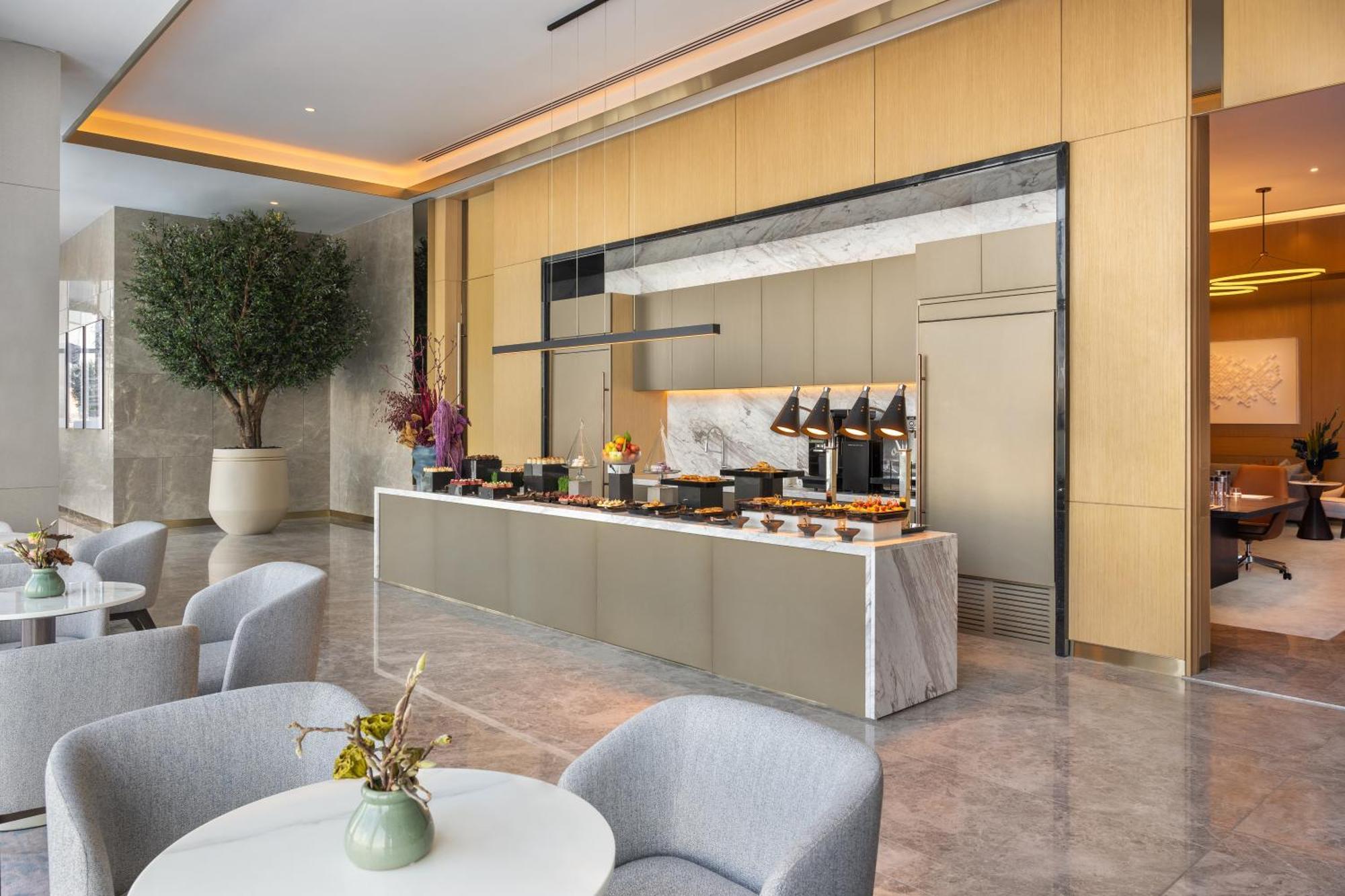 Address Creek Harbour Hotel Dubai Luaran gambar The lounge at the airport