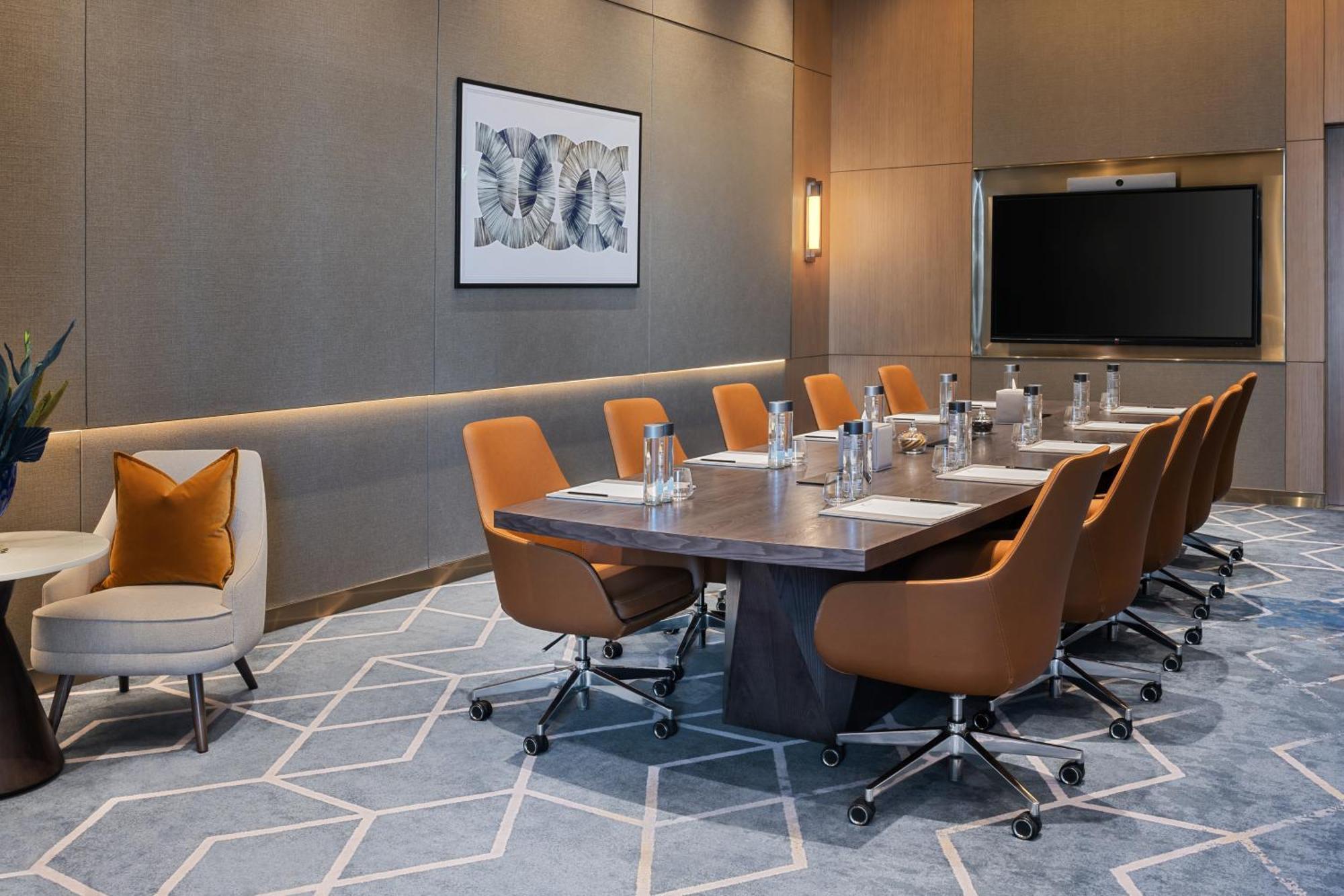 Address Creek Harbour Hotel Dubai Luaran gambar Meeting room at the Conrad London St. George Wharf